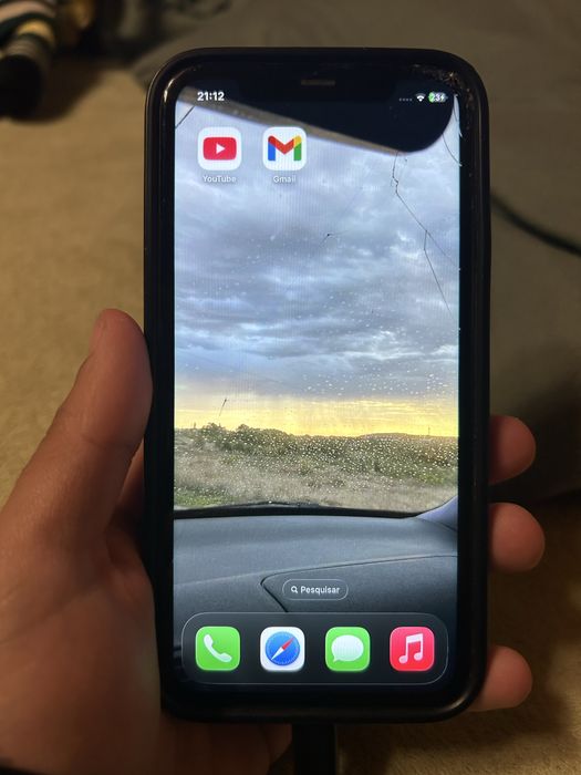 iPhone 11 bom estado