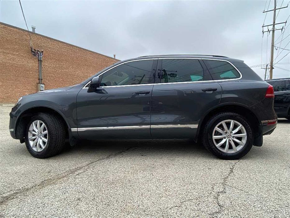 Volkswagen Touareg      2015