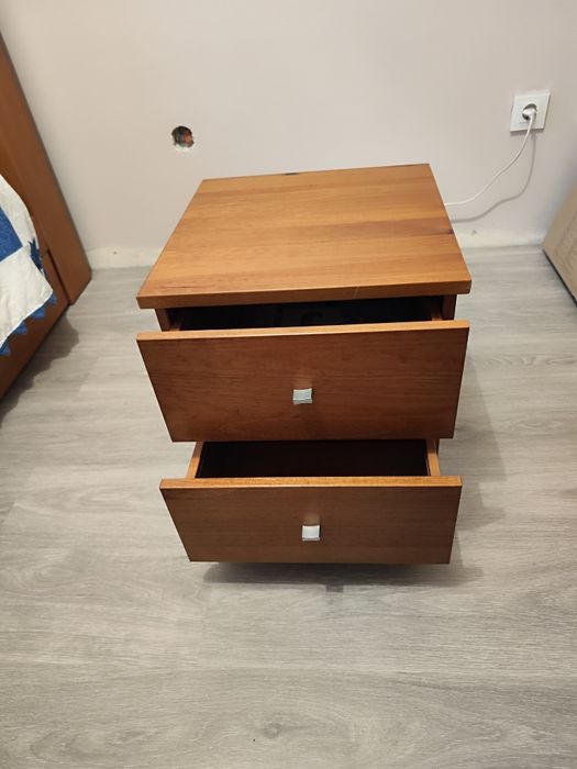 Mesa cabeceira madeira