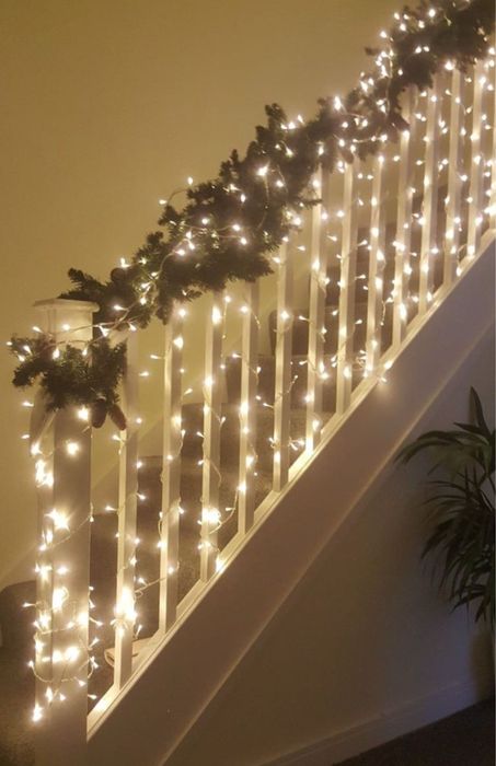 Гірлянди роса та шторка