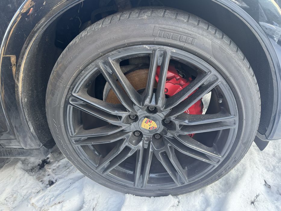 Porsche Cayenne 7P felgi z oponami 21 cali GtS Turbo Ładne opony
