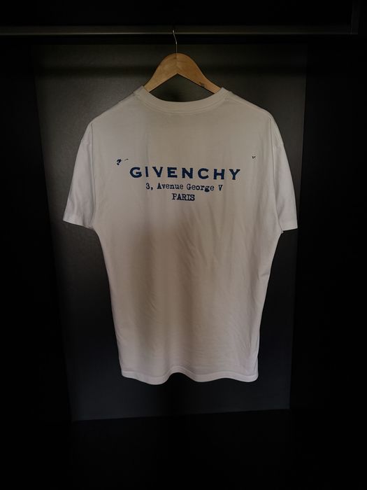 GIVENCHY