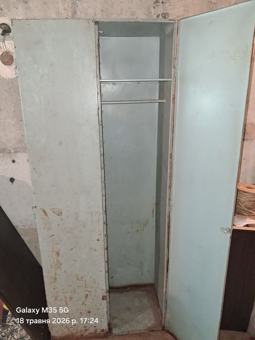 Продам металический шкаф в Харькове