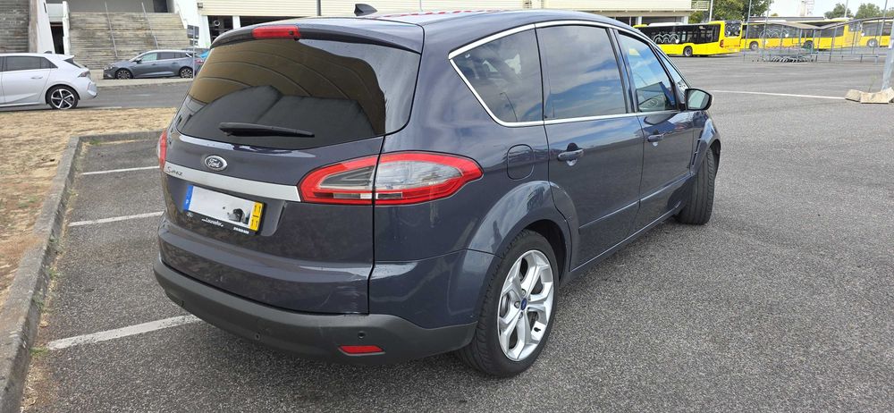 Ford S-Max — fotografia 5