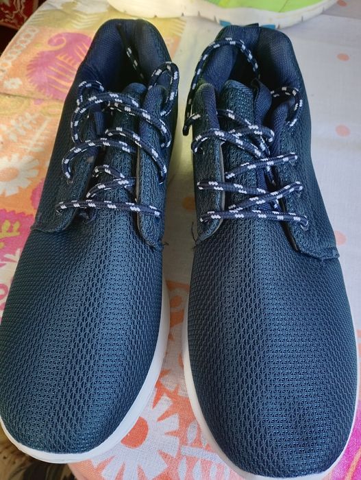 Buty sportowe rozm.43NOWE