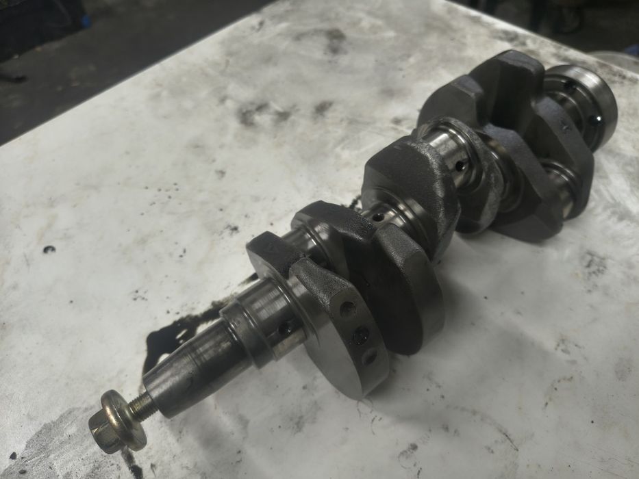 Wał korbowy Daihatsu DM 950 DTH