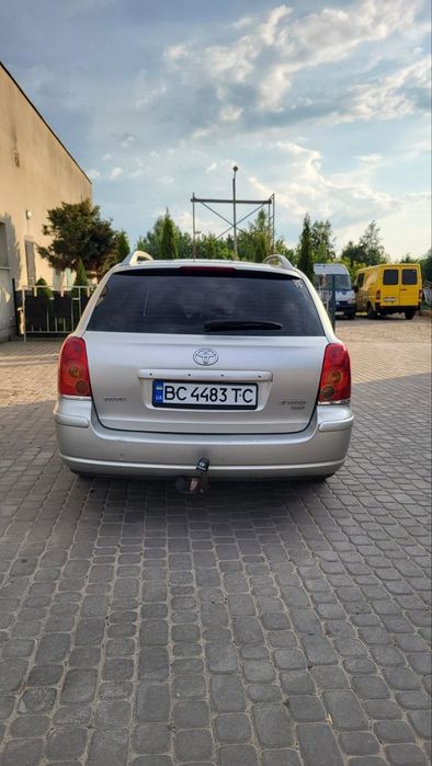 Продам тойота авенсіс