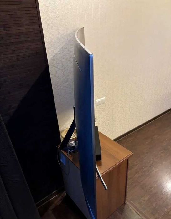 Телевизор Samsung 65Q8C (65 дюймов - 165 см)