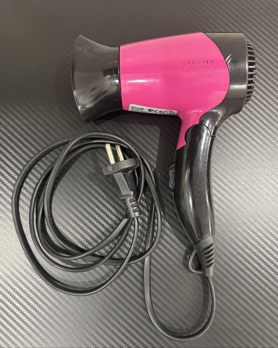 Продам фен Maxwell 1200 Вт .