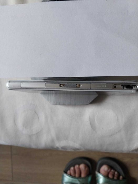 Телефон Sony Xperia D5503 версия 5.1.1