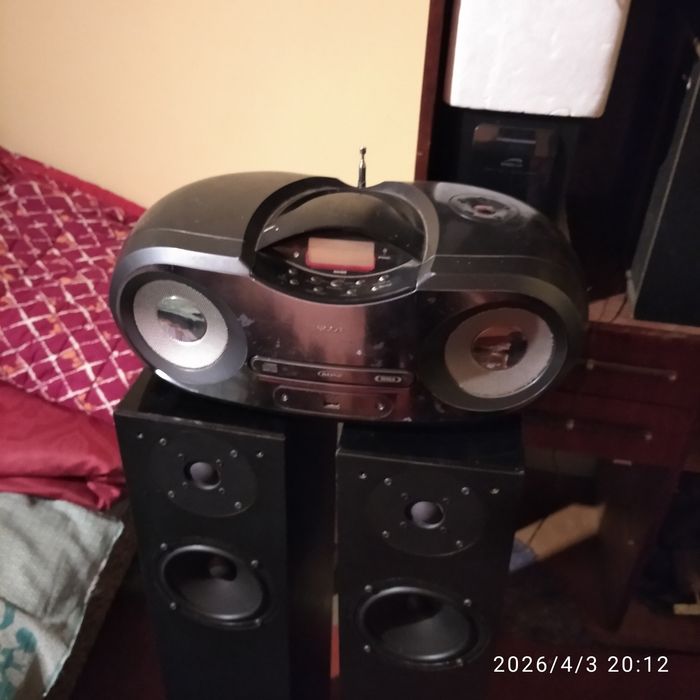 На продаж магнітофон  PHILIPS