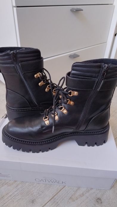 Trapery czarne na platformie 41