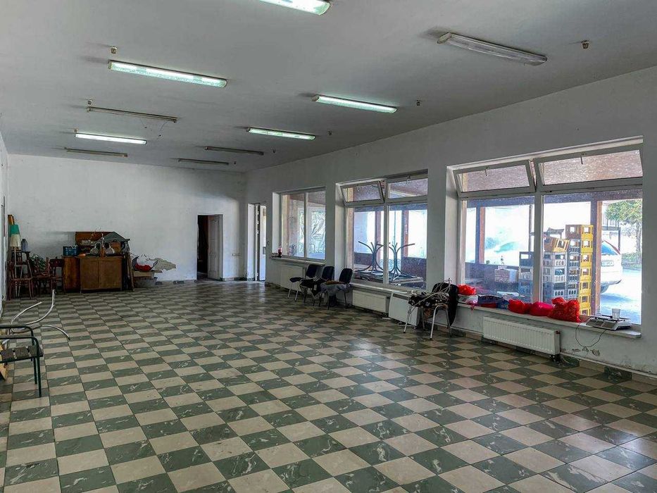 Продаж магазину у м. Винники, на вул. Галицька, 14б.
