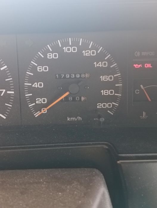 Nissan Sunny — fotografia 8