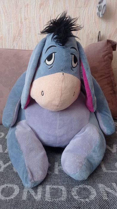 Велика м'яка іграшка