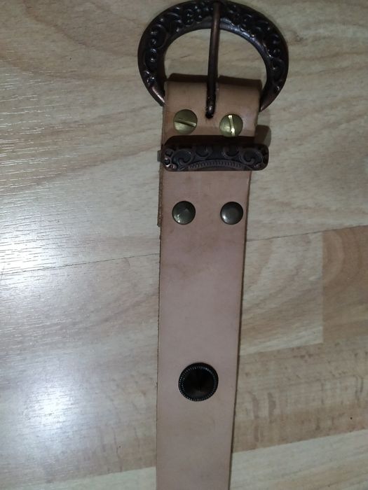 Cinto medieval em couro