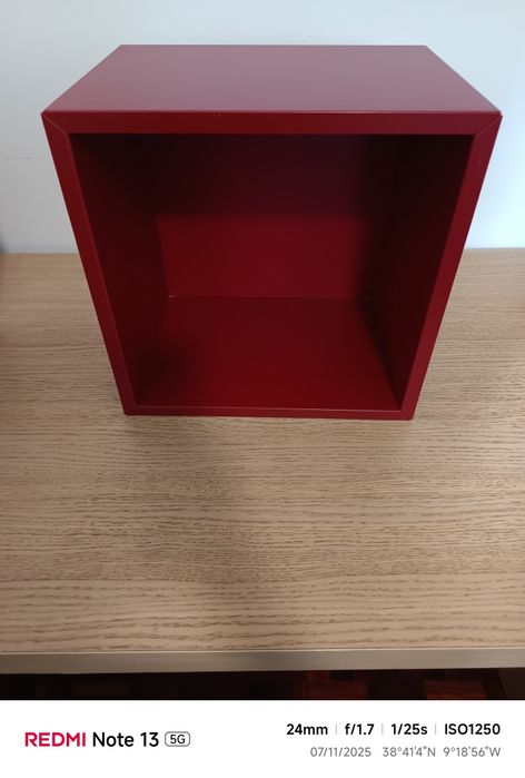 Nicho IKEA em perfeito estado €10 cada um.0