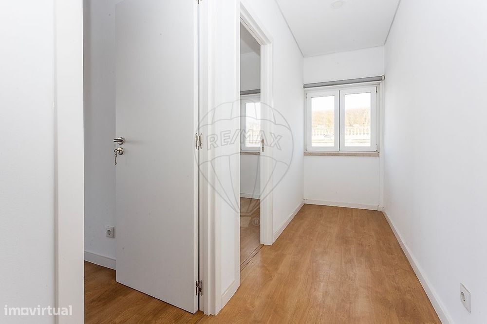 Escritório T4 para arrendamento