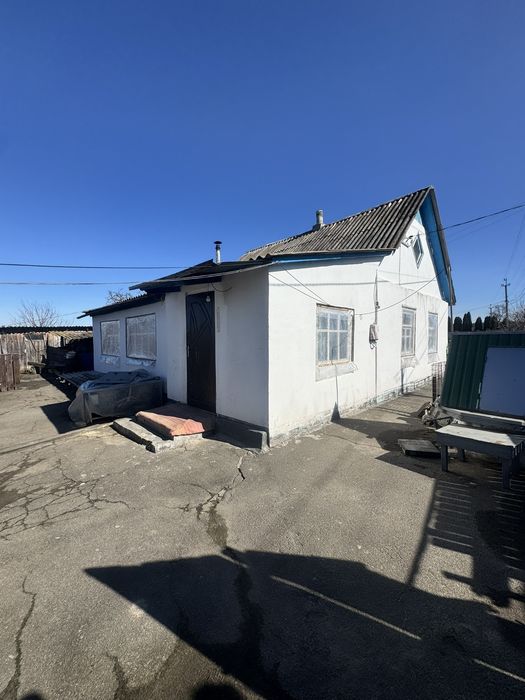 Продається одноповерховий житловий будинок в селі Кожухівка. 25000$