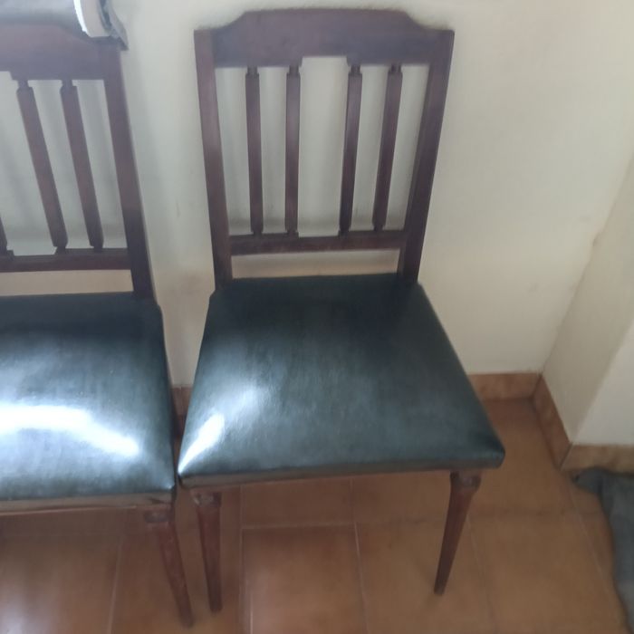 Mesa antiga e 6 cadeiras
