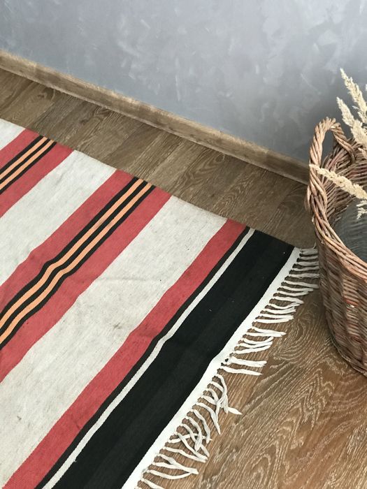 Килим тканий вовняний