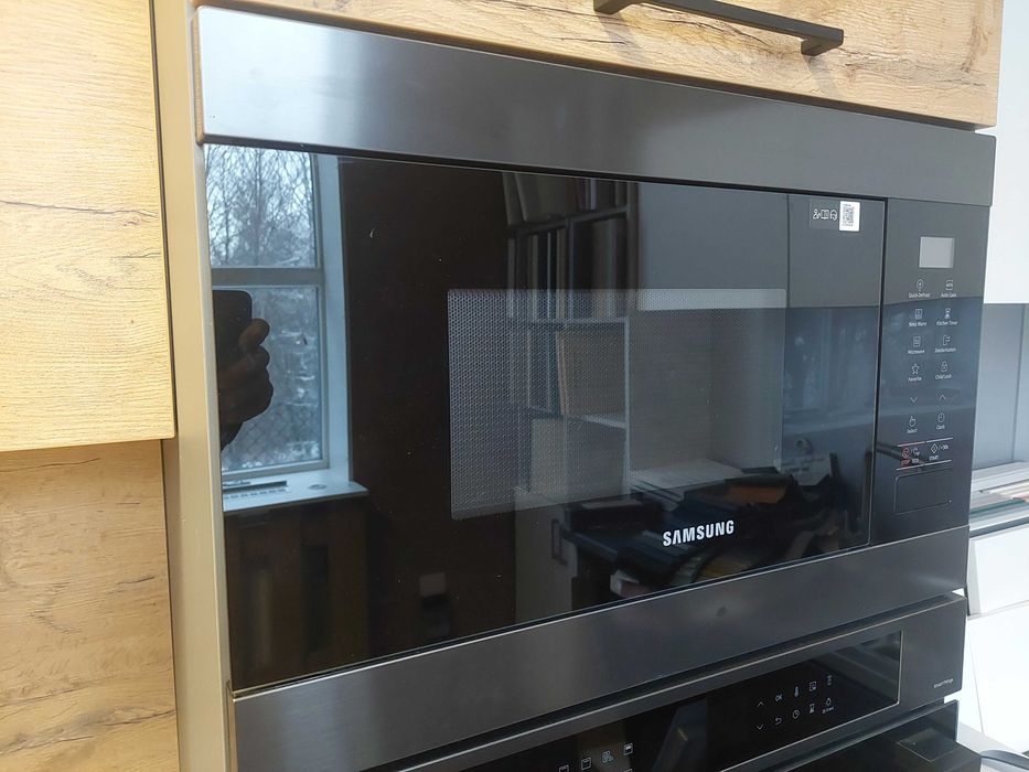Kuchenka mikrofalowa Samsung MS22M8254AM Grafitowa stal