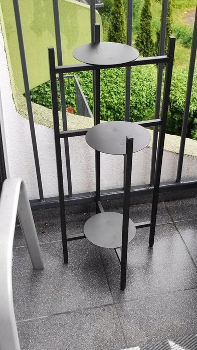 Kwietnik metalowy stojący, 3 półki okrągłe, czarny mat, loft 80 cm
