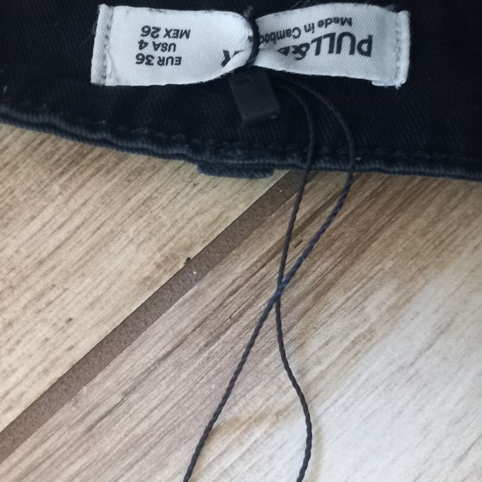 Pull&Bear-czarne  spodnie  z kieszeniami-36-S
