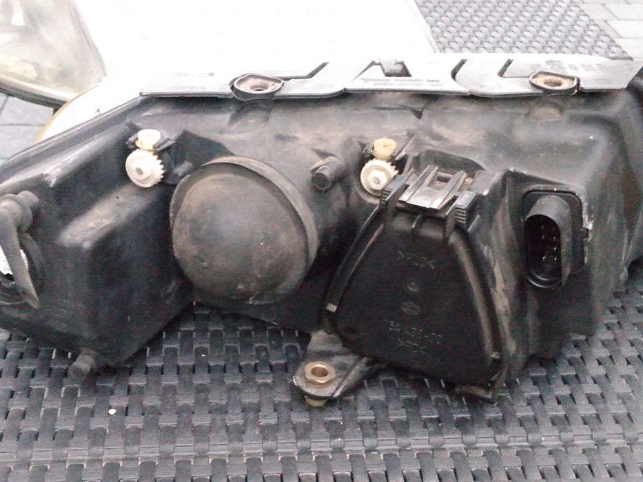 Lampy , Leflektory przednie Passat B5