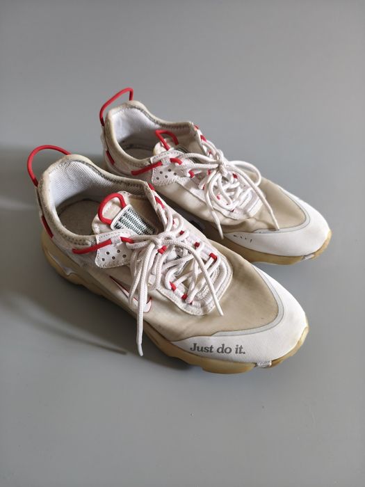 Nike React Live кросівки 42,5 розмір (27 см)
