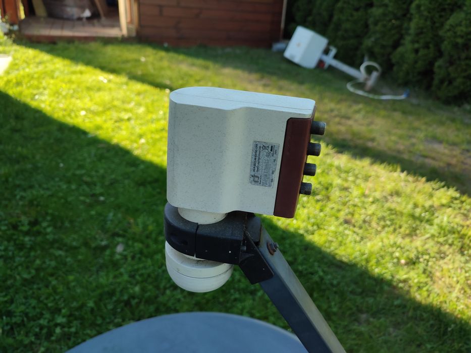 Antena satelitarna z konwerterem