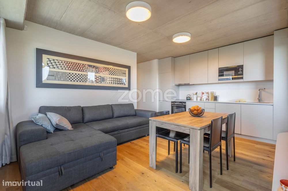 Qualidade de Vida Junto ao Mar: T2 Contemporâneo com Garagem e Vara...
