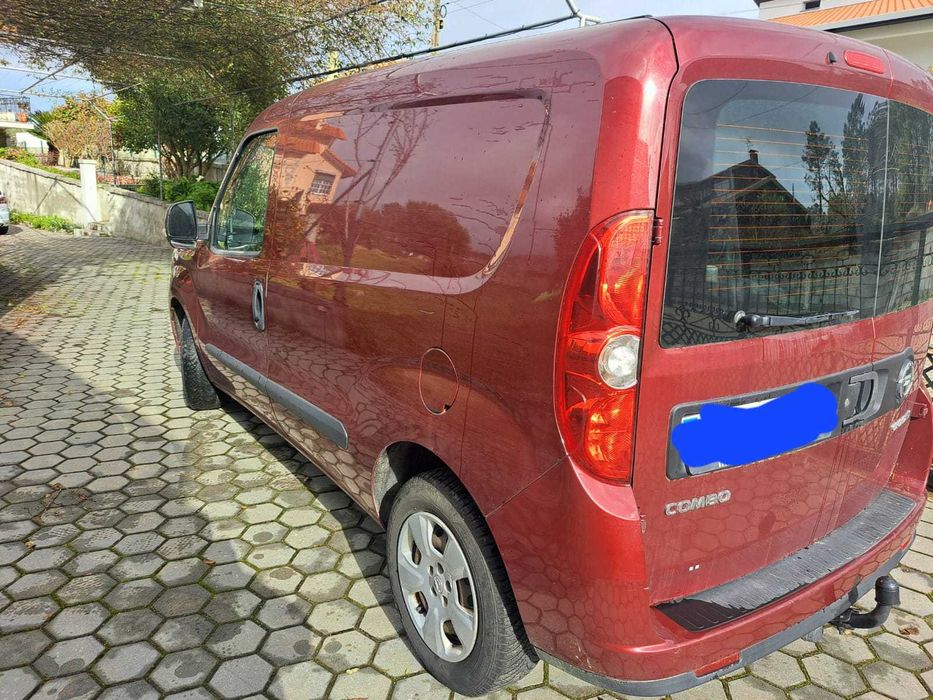 Opel Combo D L1H1 – 1.6 CDTI Automática (SEM DOCUMENTOS)