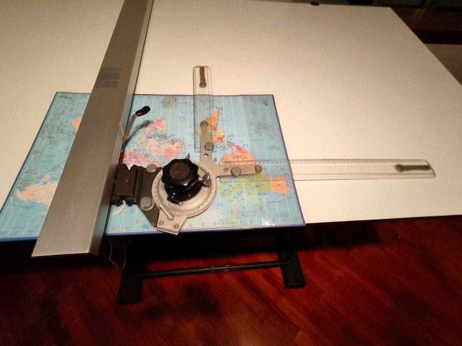 Estirador de desenho com máquina - VNG