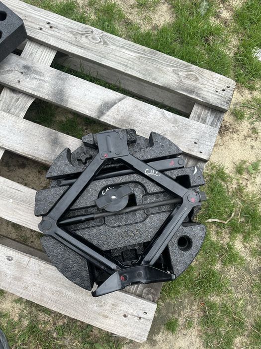 Домкрат GMC Acadia