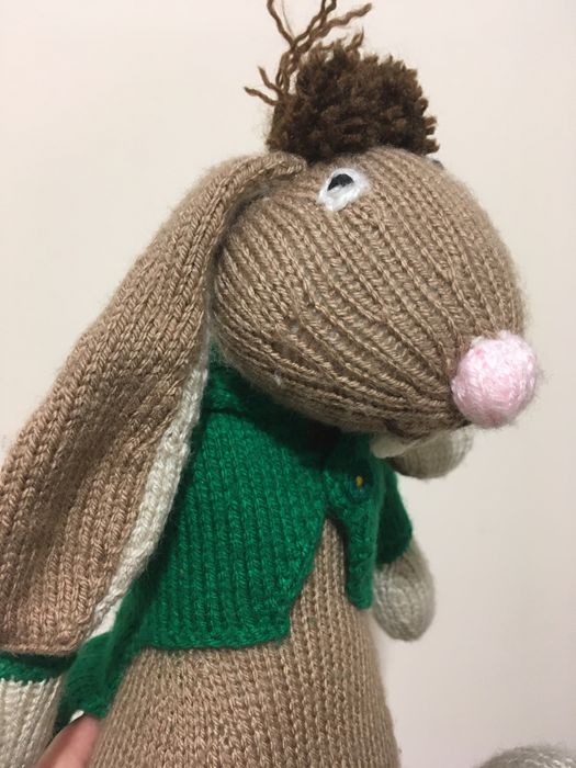 Вязанная игрушка. Заяц.