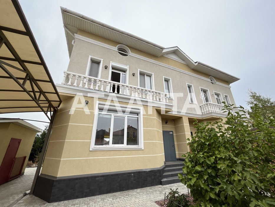 Будинок з новим ремонтом на діл. 3,2 сотки в ЖМ Дайберг