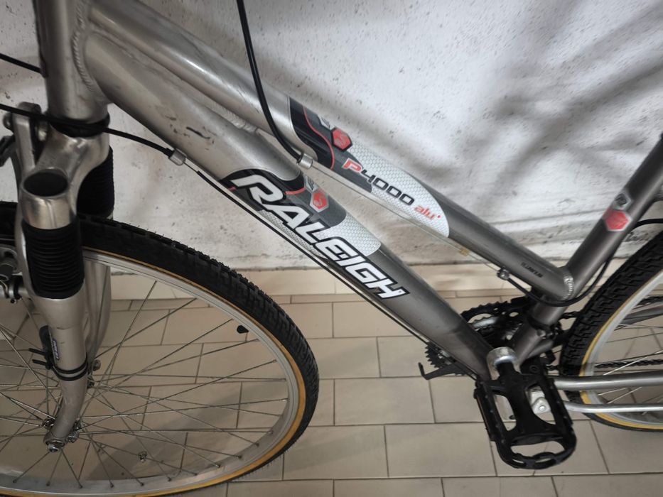 Bicicleta com pouco uso.