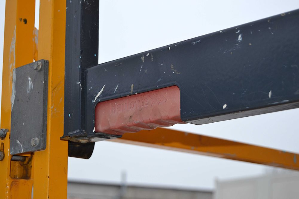 Ножничний електричний підйомник Haulotte Compact 10 N (висота 10 м)