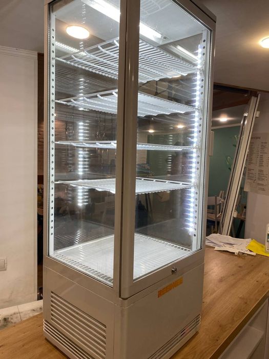 Шафа холодильна Reednee white вітрина барна настільна біла