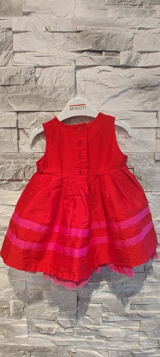 Czerwona sukienka niemowlęca