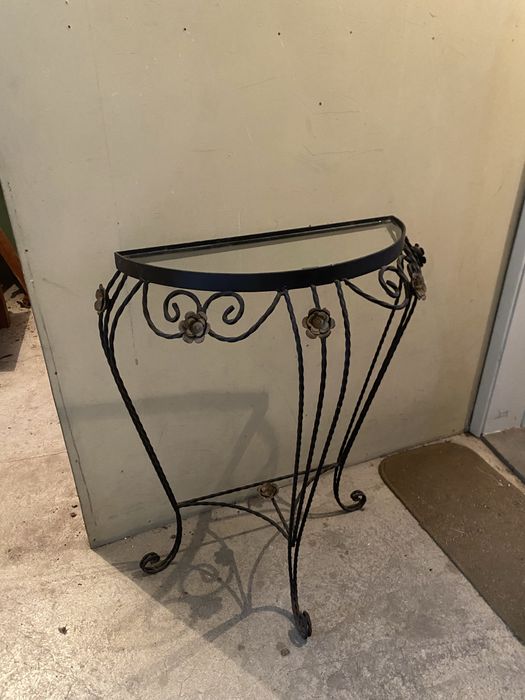 Mesa de Entrada em Ferro com Tampo de Vidro