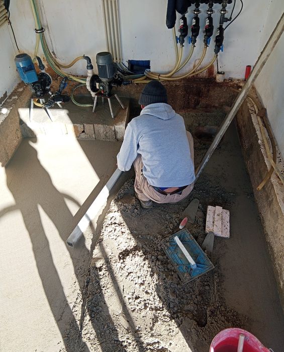 Faço serviços de pedreiro