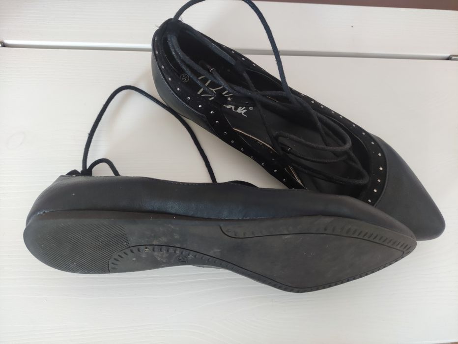 Czarne baleriny wiązane Blink 37