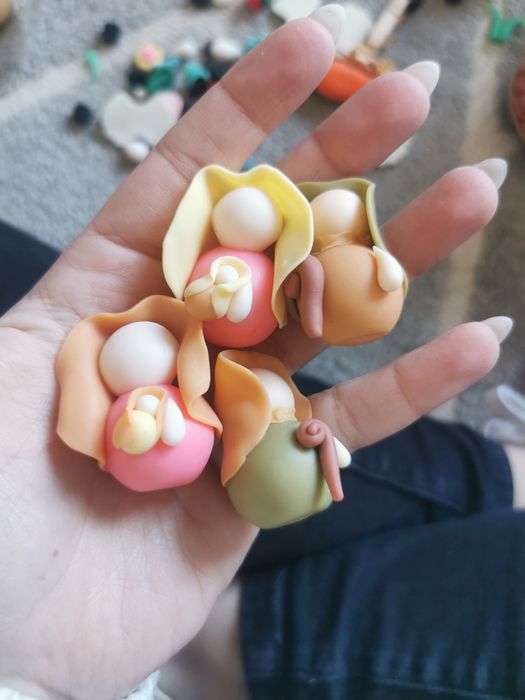 Várias peças em gesso Biscuit para aplicação