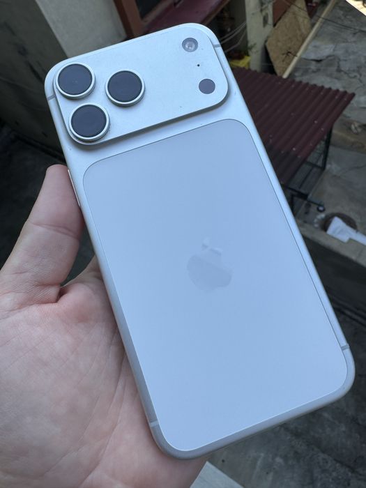 iPhone 17 Pro Max 256Gb White 100% 12 циклов