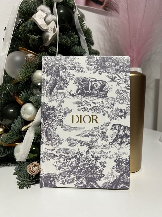 Notatnik Dior, idealny na prezent.