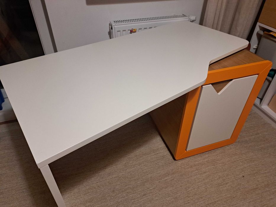 Meble dziecięce - biurko, komoda