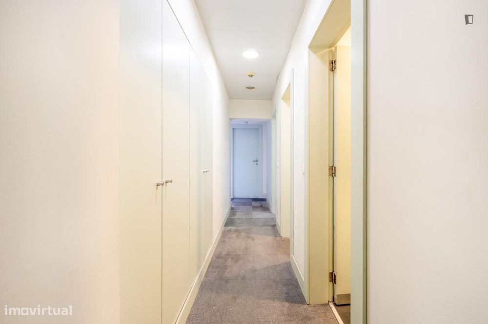 Quarto - localizado em Lisbon