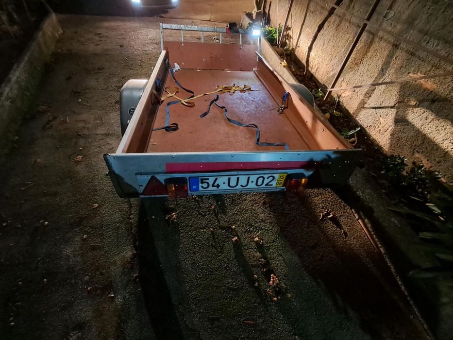 Atrelado para carro ligeiro